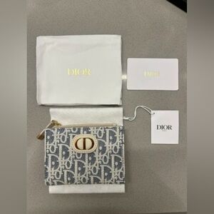 Dior 30 Montaigne Dahlia Wallet